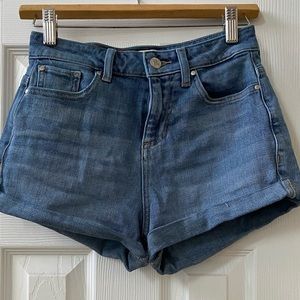 Claudia High rise shorts